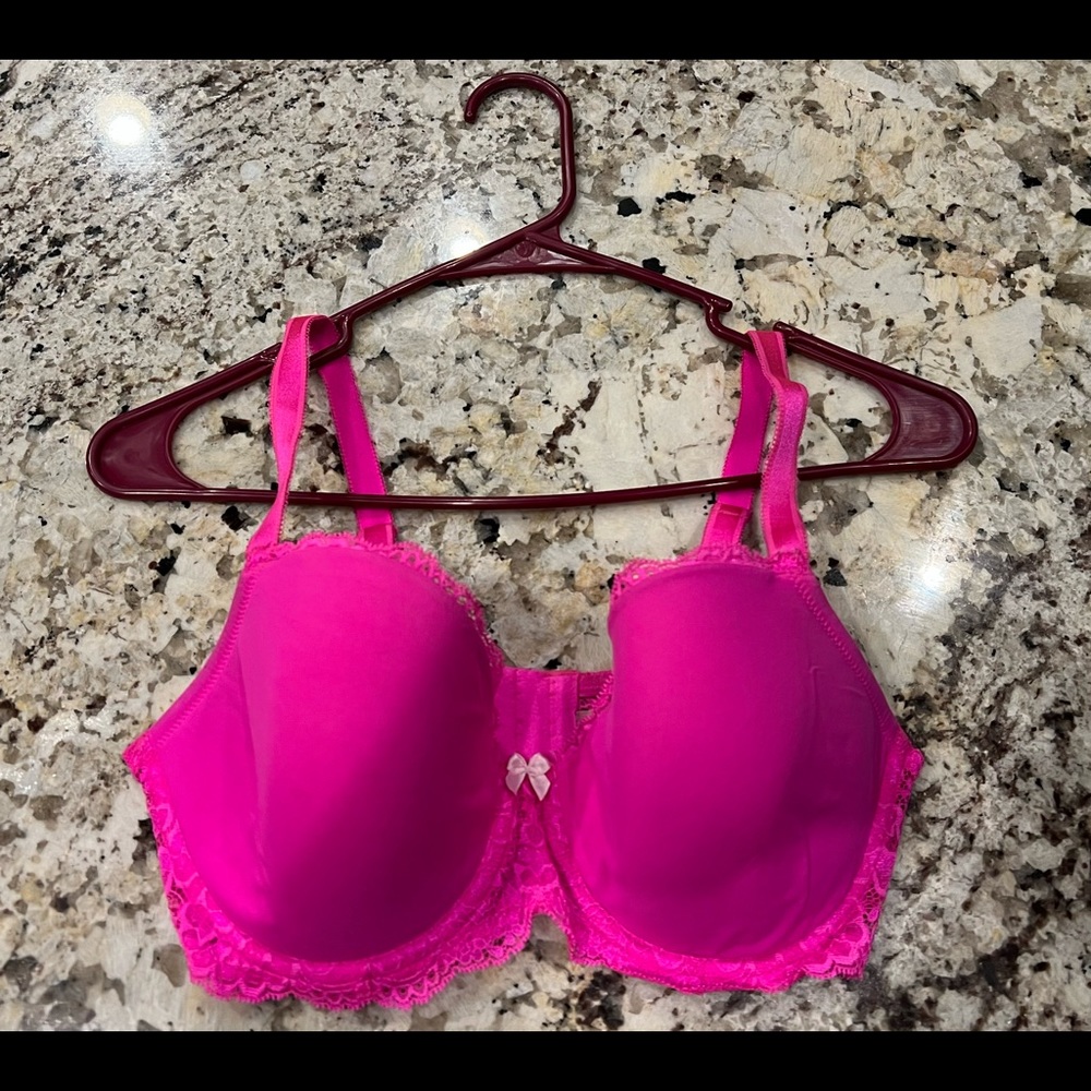 Victoria’s Secret Demi bust bra - 34DD